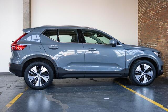 Volvo XC40 T4 Recharge Inscription Expression | Parkeersensoren voor en achter | Parkeercamera | Volvo on Call | Navigatie | 4-Seizoenenbanden | Sensus Connect met High Performance Audio | Climate Control | Cruise Control