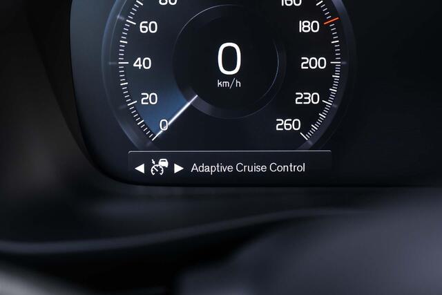 Volvo XC40 T4 Recharge Inscription Expression | Navigatie | Adaptieve Cruise Control | Schuif-/Kanteldak | Camera | Trekhaak | Dodehoekdetectie | Pilot Assist | Keyless | Stoel-/Stuurverwarming | Park Assist | Elek. Achterklep |