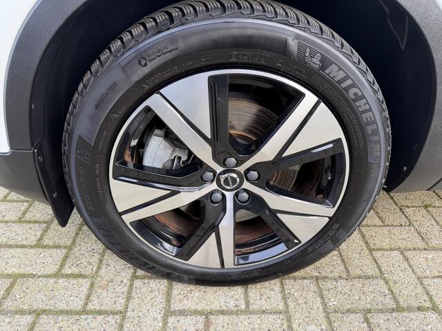 Volvo XC40 1.5 T4 Recharge R-Design Panorama dak Onderhoudsboekjes