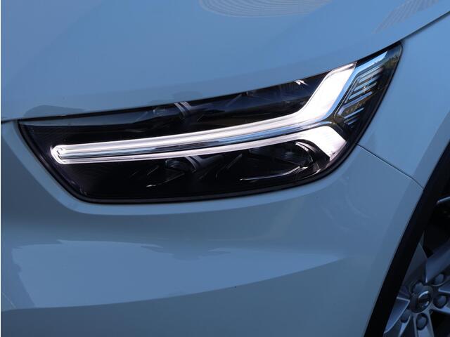 Volvo XC40 T2 AUT Business Pro | Dealer onderhouden l Trekhaak l IntelliSafe Assist & Surround | Park Assist Camera achter