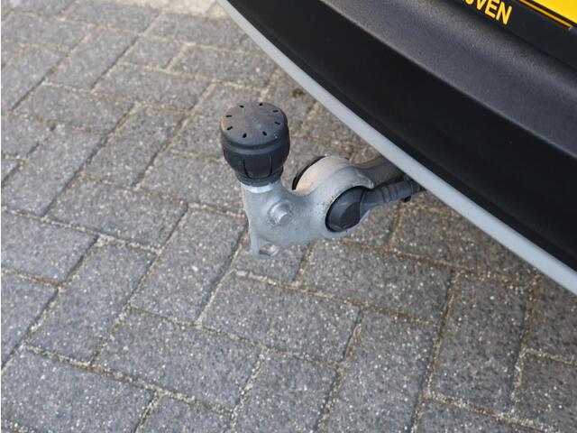 Volvo XC40 T2 AUT Business Pro | Dealer onderhouden l Trekhaak l IntelliSafe Assist & Surround | Park Assist Camera achter