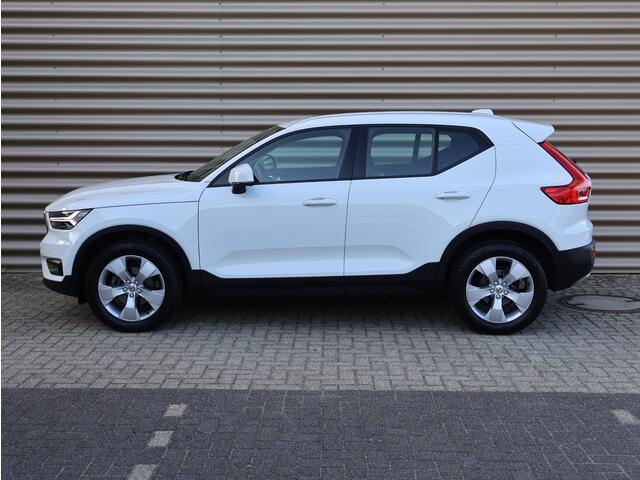 Volvo XC40 T2 AUT Business Pro | Dealer onderhouden l Trekhaak l IntelliSafe Assist & Surround | Park Assist Camera achter