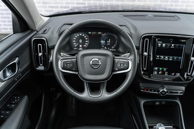 Volvo XC40 1.5 T4 Recharge Inscription | Schuif-/ Kanteldak | Elektrische stoelverstelling | Stoel- / Stuurverwarming | Adaptive Cruise | Camera | Keyless Entry | Volvo On Call |