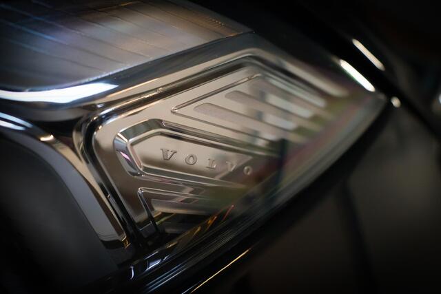 Volvo XC40 1.5 T4 Recharge Inscription Expression Trekhaak/CC/Camera/Keyless/Elek. klep/LED/18"