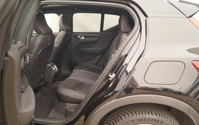 Volvo XC40 Recharge Ultimate 70kWh -PANO-TREKHAAK-CAM-ECC-