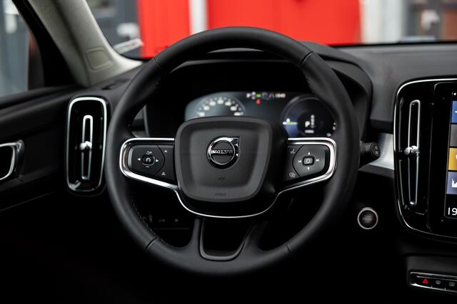 Volvo XC40 Inscription Expression Recharge Plug-In Hybrid 2WD