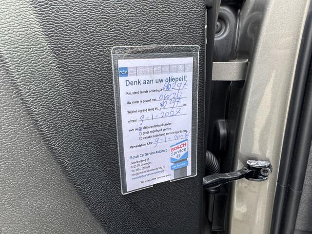 Volvo XC40 2.0 B4 Business Pro GRATIS Afleverpakket! | Uitklapbare Trekhaak | Adaptive Cruise | 4 Nieuwe All-Season |