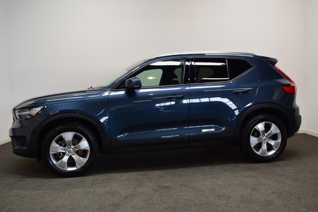 Volvo XC40 T2 130pk AUT8 Momentum BNS Adapt. Cruise/ Apple CarPlay/ Camera/ Stoel en Stuur verw.