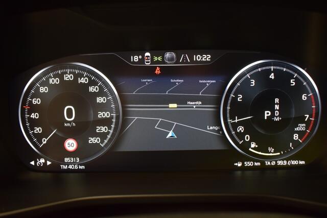 Volvo XC40 T2 130pk AUT8 Momentum BNS Adapt. Cruise/ Apple CarPlay/ Camera/ Stoel en Stuur verw.