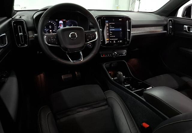 Volvo XC40 1.5 T4 Recharge R-Design | Plug-in Hybrid (PHEV) | Achteruitrijcamera | Navigatie | Apple Carplay | Android Auto | Stoelverwarming | Elektrische Achterklep