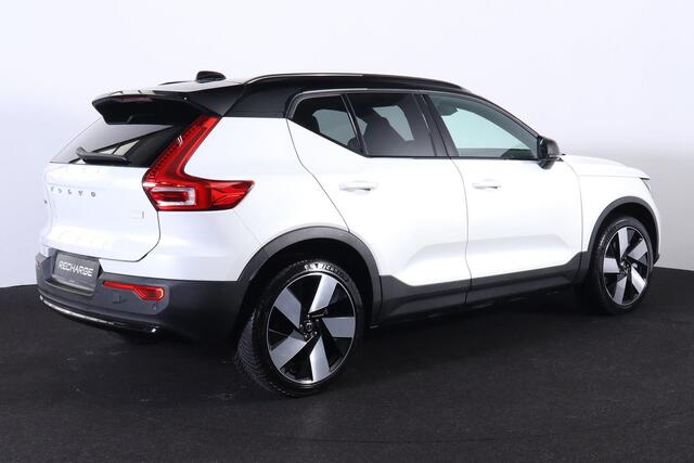 Volvo XC40 Recharge Twin Ultimate 78 kWh - Panorama/schuifdak - IntelliSafe Assist & Surround - 360 Graden Camera - Harman/Kardon audio - Verwarmde voorstoelen & stuur - Parkeersensoren voor & achter - Elektr. bedienb. voorstoelen met links geheugen - Warmtepomp - D