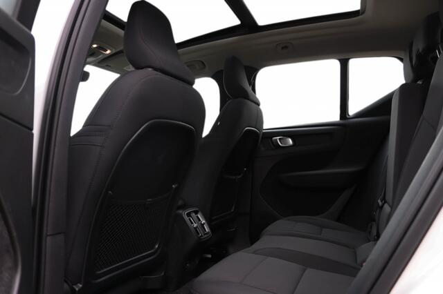 Volvo XC40 T3 Momentum Pro 163PK Automaat | Pano | Carplay | Camera