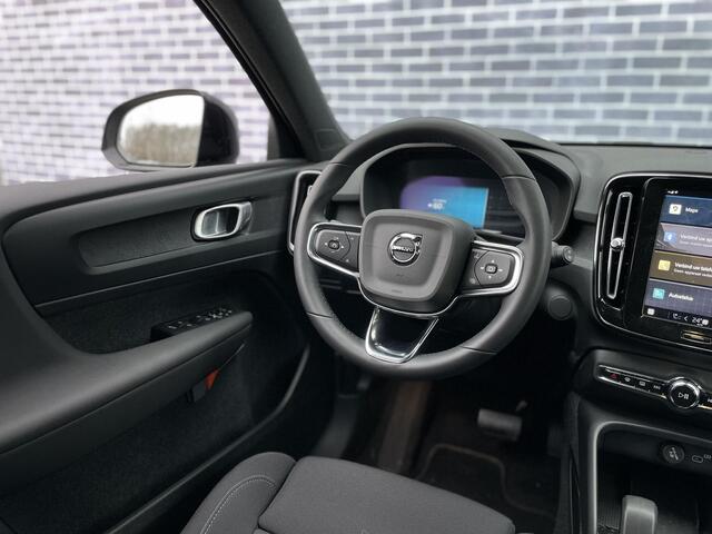 Volvo XC40 Recharge Core 70 kWh | Cruise Control | Google Navigatie | Stoel-/Stuurverwarming | Warmtepomp | Uitschuifbare Beenondersteuning Voorstoelen | 19" Velgen | Trekhaak | Parkeercamera |