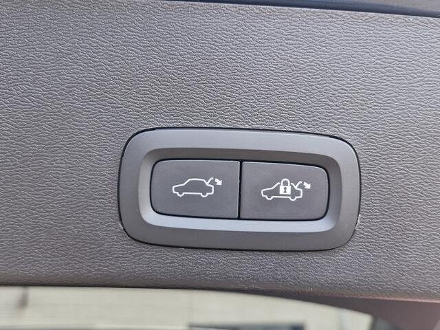 Volvo XC40 Recharge Ultimate 70 kWh | Pano | 360 | ele. stoelen memory | Harman Kardon | NL auto | 1e eig.