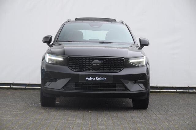 Volvo XC40 B3 177PK Automaat Plus Black Edition / Adaptive cruise control / Elektrische stoelen / Harman Kardon audio / Pilot assist / BLIS / Stoel en stuur verwarming / Elektrische achterklep / Parkeersensoren met camera / Google infotainment