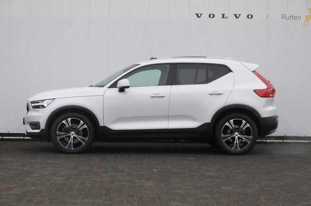 Volvo XC40 B4 211PK Automaat Inscription / Elektrische stoelen met geheugen / Keyless entry / Elektrische achterklep / Harman Kardon audio / Parkeersensoren met camera / stoel - en stuurwielverwarming /