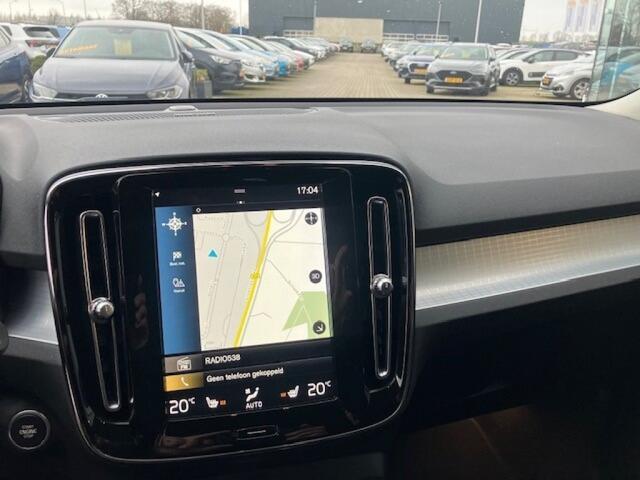 Volvo XC40 1.5 T3 163 pk Momentum - 1e eig - Dealer ond - Navi - camera - stoelverw.