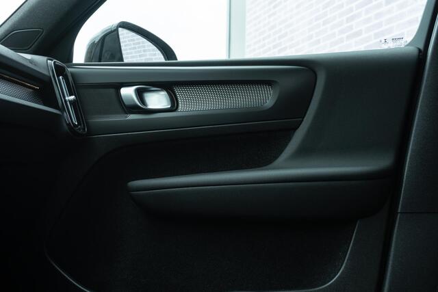 Volvo XC40 1.5 T4 Recharge R-Design | Plug-in Hybrid (PHEV) | Achteruitrijcamera | Navigatie | Apple Carplay | Android Auto | Stoelverwarming | Elektrische Achterklep |