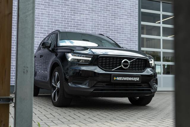 Volvo XC40 1.5 T4 Recharge R-Design | Plug-in Hybrid (PHEV) | Achteruitrijcamera | Navigatie | Apple Carplay | Android Auto | Stoelverwarming | Elektrische Achterklep |