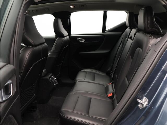 Volvo XC40 2.0 T4 Inscription / Trekhaak / Panoramadak / 360 Camera / Elektrisch Verst. Stoelen / Adaptive Cruise / Lederen Bekleding / BLIS / Keyless /