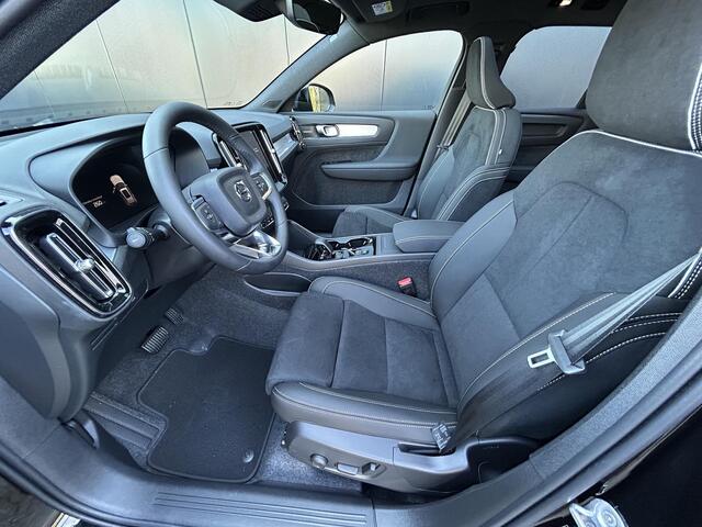 Volvo XC40 2.0 B4 Plus Dark Panorama dak / Nubuck bekleding / Extra getint glas / 19" 5-y spaaks wielen