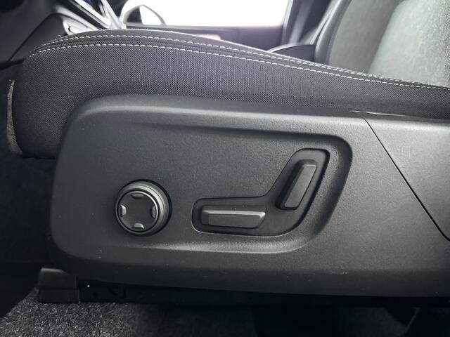 Volvo XC40 B4 Plus Dark | Parkeercamera | Harman Kardon | Stoel- en Stuurverwarming | Trekhaak