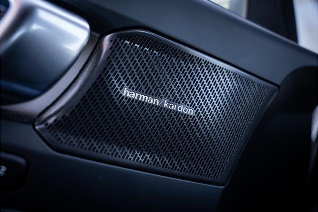 Volvo XC40 1.5 T4 Plug-in hybrid Plus Bright ** Leder ** Camera ** Harman/Kardon ** 20inch ** Memory Seats