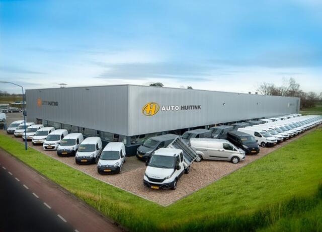 Volvo XC40 1.5 T3 Momentum Pro - camera - navi - elec achterklep