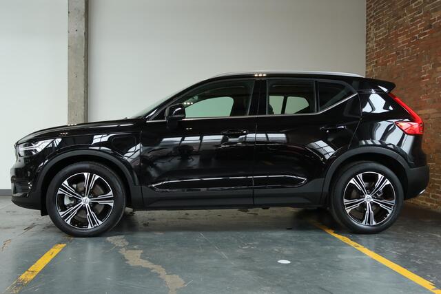 Volvo XC40 T5 Twin Engine Inscription | Stoelverwarming | Parkeersensoren voor + achter | Parkeercamera | Volvo on Call | Navigatie | Lederen bekleding | 1ste Eigenaar | Dealeronderhouden |