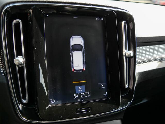 Volvo XC40 1.5 T3 R-Design | TREKHAAK | NAVIGATIE | CARPLAY |