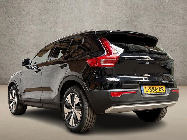 Volvo XC40 1.5 T2 Sport Automaat (APPLE CARPLAY, GROOT NAVI, CAMERA, STUUR/STOELVERWARMING, GETINT GLAS, SPORTSTOELEN, KEYLESS, NIEUWE APK, NIEUWSTAAT)