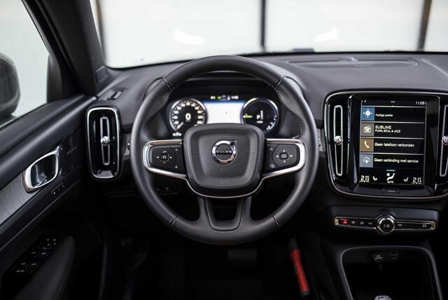 Volvo XC40 1.5 T5 Recharge Inscription | Plug-in Hybrid (PHEV) | Stylingkit | 360 Graden Camera | Panoramadak | Harman Kardon Audio | Trekhaak | Elektrisch Verstelbare Voorstoelen | LED Koplampen Adaptief