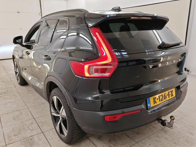 Volvo XC40 Recharge P8 AWD R-Design 1e Eigenaar | Dealer Onderh | BTW | NL-Auto | SOH89% | Trekhaak | Camera | WinterPack | Memory | Elek Stoel+Klep | Harman | Climate | Carplay | Navi | ACC | Full Led | PDC