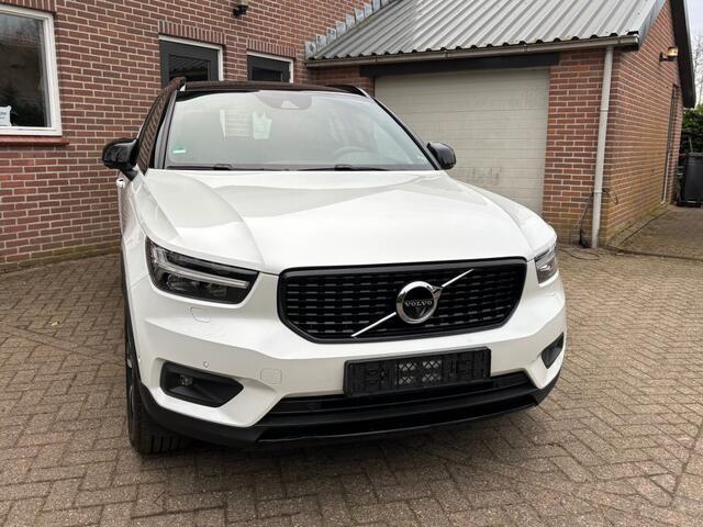 Volvo XC40 2.0 B4 R-design, 360cam, Stuur/stoel ruit verw. 12/2021