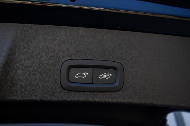 Volvo XC40 1.5 Facelift|AdaptiveCruise|PrivacyGlass|