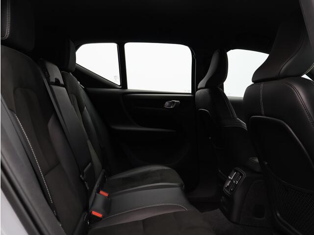 Volvo XC40 T4 211PK Recharge R-Design / 20" / Adaptieve Full Led / Voorruitverwarming / Harman Kardon / Stuur + Stoelverwarming / Keyless / Elektrische Achterklep /