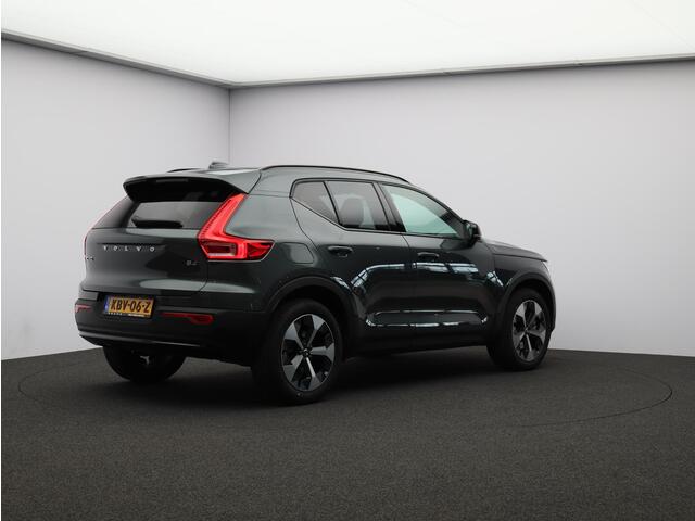 Volvo XC40 2.0 B4 Plus Dark / Panoramadak / Nubuck Bekleding / Harman Kardon / Elektrische Stoelen / BLIS / Stoel+Stuurverwarming /