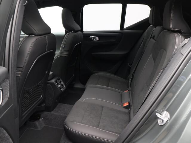 Volvo XC40 2.0 B4 Plus Dark / Panoramadak / Nubuck Bekleding / Harman Kardon / Elektrische Stoelen / BLIS / Stoel+Stuurverwarming /