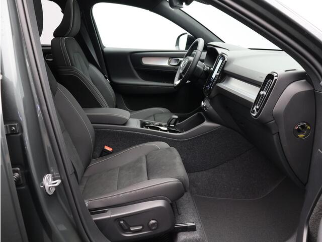 Volvo XC40 2.0 B4 Plus Dark / Panoramadak / Nubuck Bekleding / Harman Kardon / Elektrische Stoelen / BLIS / Stoel+Stuurverwarming /