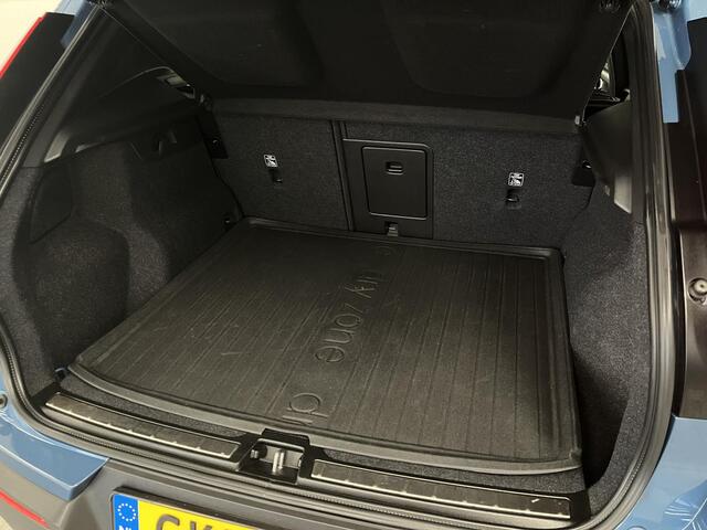 Volvo XC40 1.5 T5 Plug-in hybrid Plus Bright | Trekhaak | Pano | Memory
