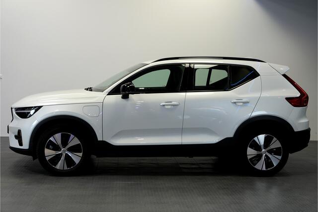Volvo XC40 1.5 T5 Plug-in Hybrid 193kW/262pk DCT7 Plus Dark Facelift!! HARMAN/KARDON + SPORTSTOELEN + CRUISE + CAMERA + NAVI SENSUS + LANE ASSIST + EL.STOELEN + STOEL-&STUURVERWARMING + KEYLESS ENTRY&GO + PARKSENSOREN V&A + 18" LM-VELGEN!!