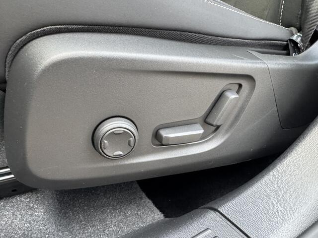 Volvo XC40 T5 Recharge Inscription | Pilot assist | All- season | H&K Audio | Camera | Stuur + stoelverwarming