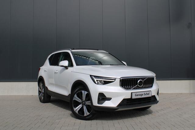 Volvo XC40 1.5 T5 Plug-in hybrid Ultimate Bright - Pano - Trekhaak - Stoel/Stuurverwarming - BLIS - Pilot Assist - 360 Camera - Rijklaar