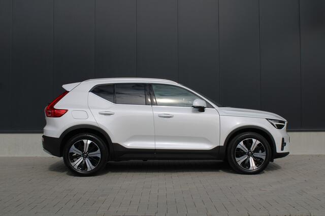 Volvo XC40 1.5 T5 Plug-in hybrid Ultimate Bright - Pano - Trekhaak - Stoel/Stuurverwarming - BLIS - Pilot Assist - 360 Camera - Rijklaar