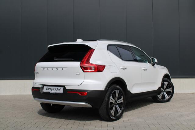 Volvo XC40 1.5 T5 Plug-in hybrid Ultimate Bright - Pano - Trekhaak - Stoel/Stuurverwarming - BLIS - Pilot Assist - 360 Camera - Rijklaar