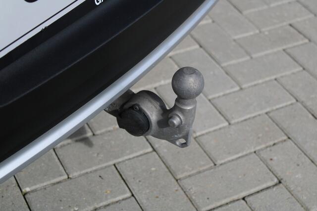 Volvo XC40 1.5 T5 Plug-in hybrid Ultimate Bright - Pano - Trekhaak - Stoel/Stuurverwarming - BLIS - Pilot Assist - 360 Camera - Rijklaar