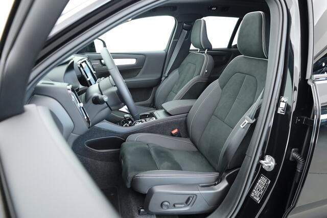 Volvo XC40 2.0 B3 Plus Black Edition | Rijklaar! | S/K-Dak | Harman/Kardon | Bliss | Stuur-stoel+Voorruitverw. | 360*+PDC | Memory | Nav+App.Connect | Elek. Klep V