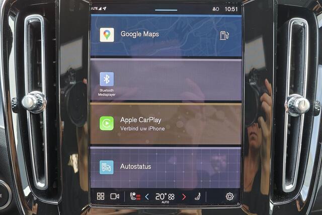 Volvo XC40 B3 Core - IntelliSafe Assist & Surround - 360º Camera - Verwarmde voorstoelen & stuur - Parkeersensoren voor & achter - Draadloze tel. lader - Extra getint glas - Elektr. inklapbare trekhaak - 18' LMV