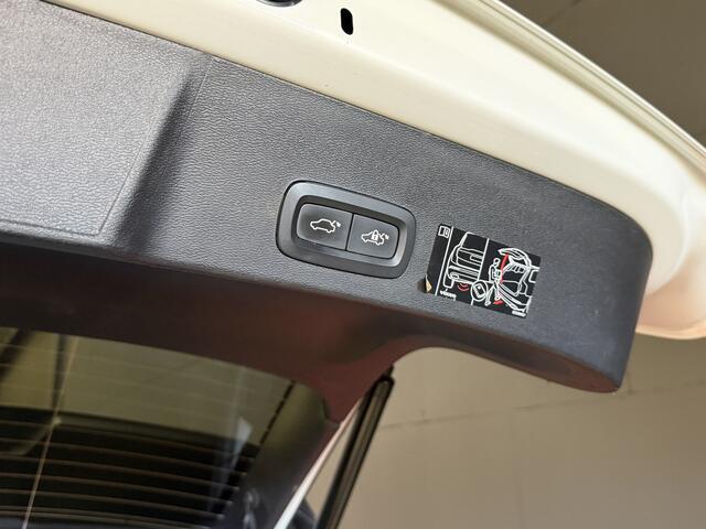 Volvo XC40 1.5 T4 Recharge R-Design Expression | Pano | Apple Carplay | Keyless