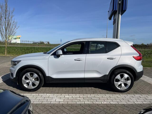 Volvo XC40 T2 Momentum Pro | Parkeercamera | Keyless Entry | Handgeschakeld |